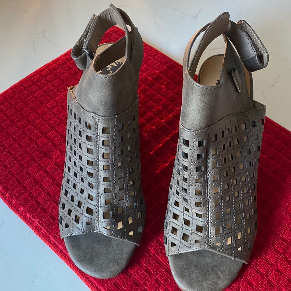 Open toe wedge sandals.